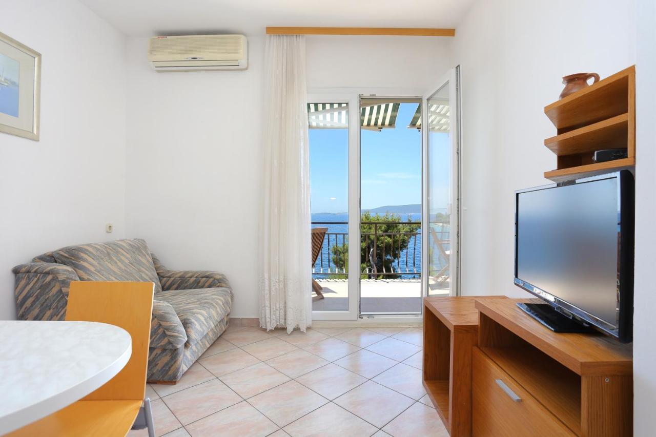 Apartments By The Sea Okrug Donji, Ciovo - 16657 Donji Okrug  ภายนอก รูปภาพ