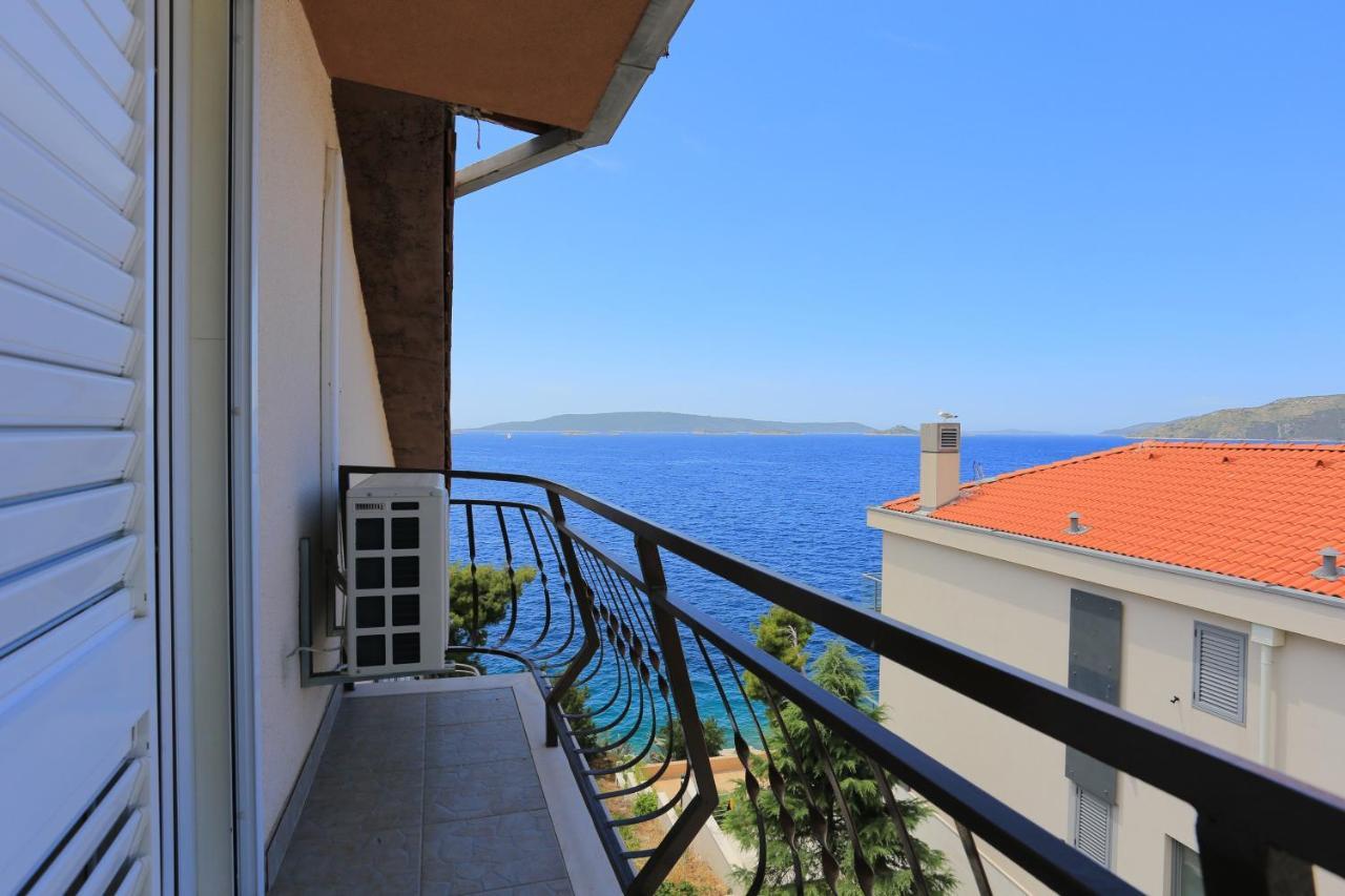 Apartments By The Sea Okrug Donji, Ciovo - 16657 Donji Okrug  ภายนอก รูปภาพ